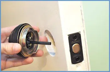 State Locksmith Services San Antonio, TX 210-780-7331 - 5-change-locks-service